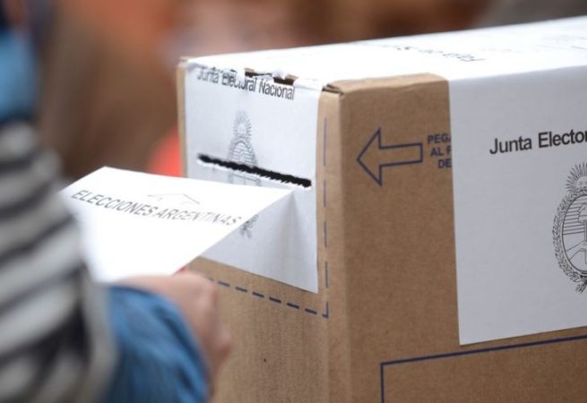 Se requiere de un número mínimo de firmas de apoyo