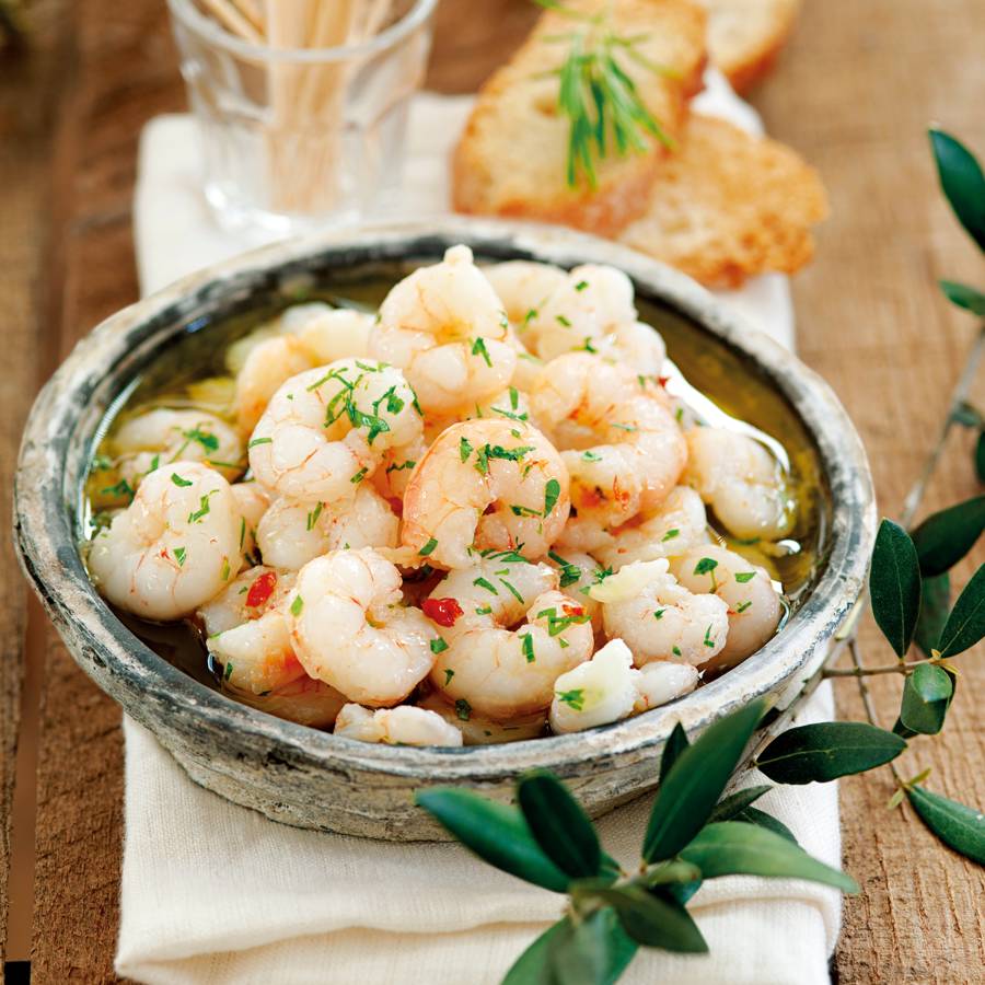 Conquista el paladar de tus invitados con estas gambas al ajillo