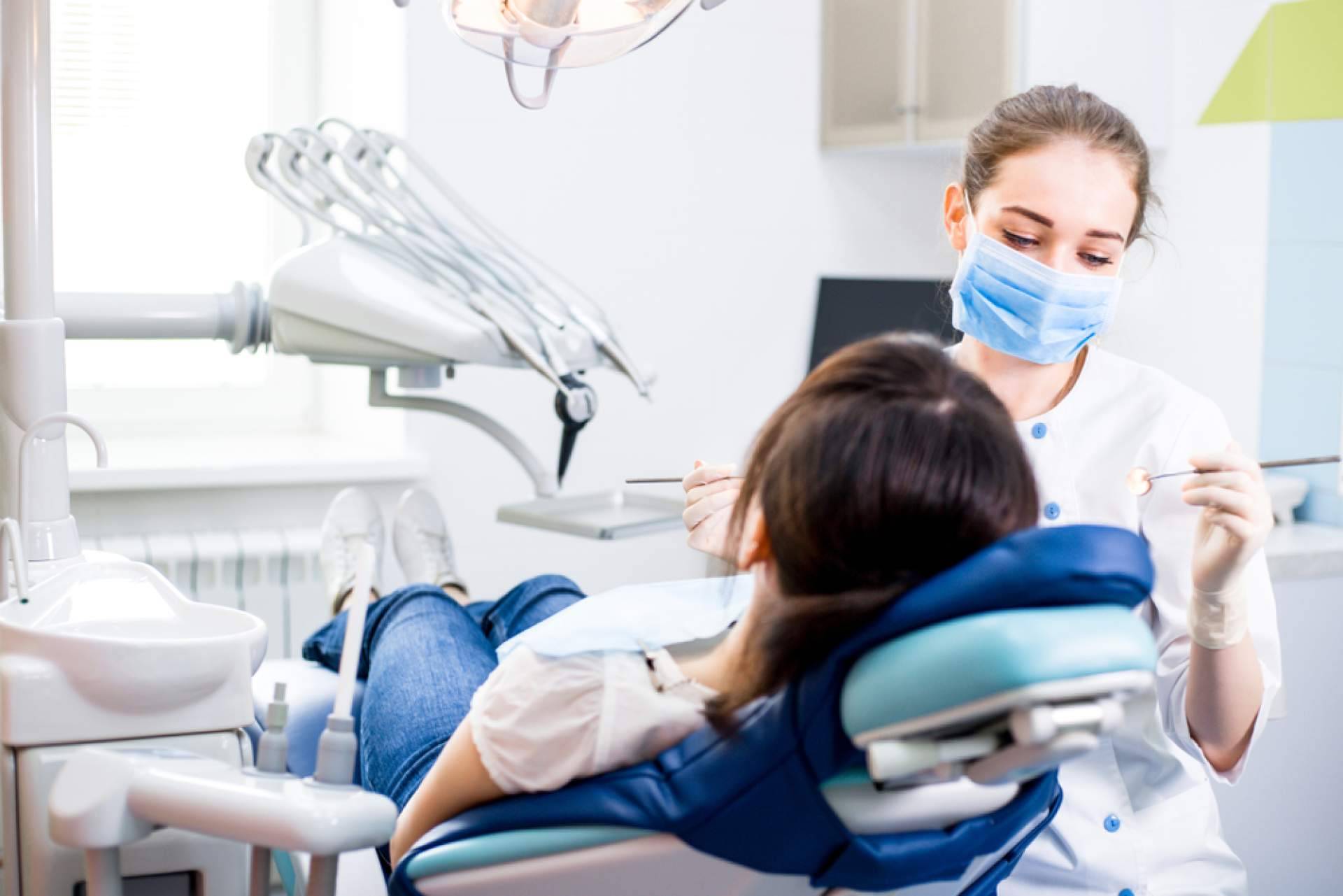 Servicios de la Clínica Dental Agudo Rosa, especialistas en tratamientos de endodoncia dental