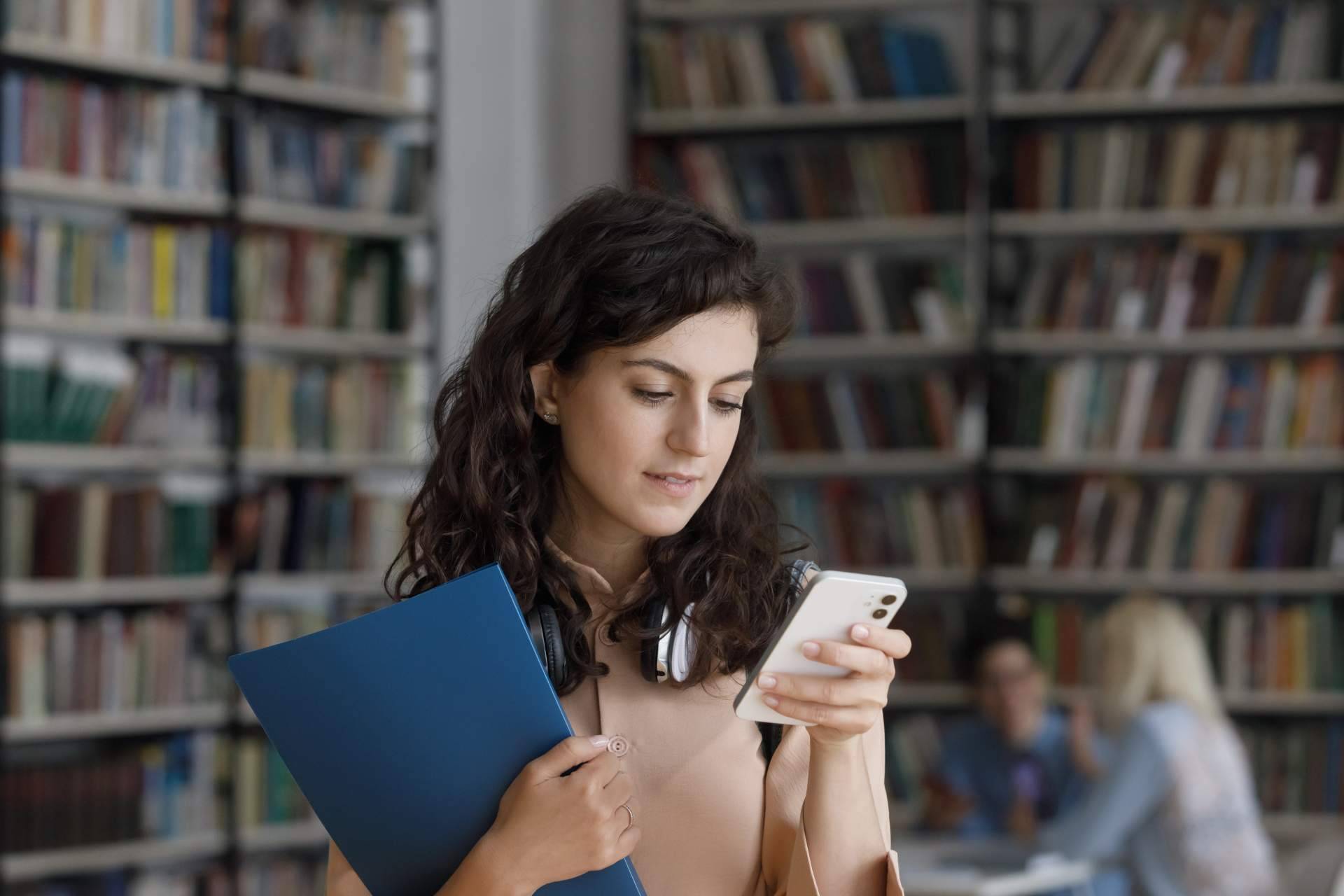 Ommnio ofrece una solución de control horario para la empresa y el empleado con su app