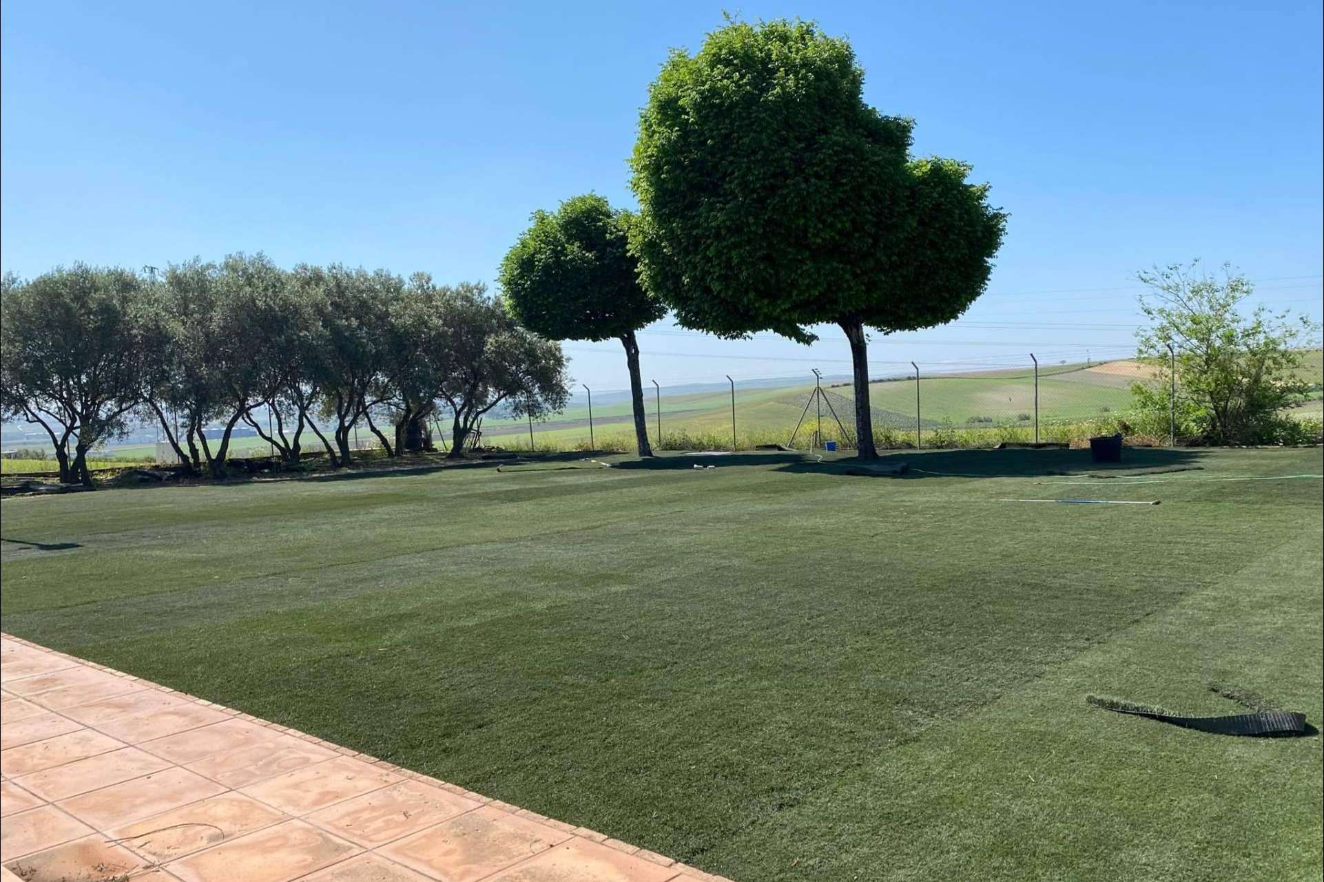 El césped reciclado de fútbol es una tendencia de mercado en alza, para la instalación de jardines, residenciales y actividades de ocio