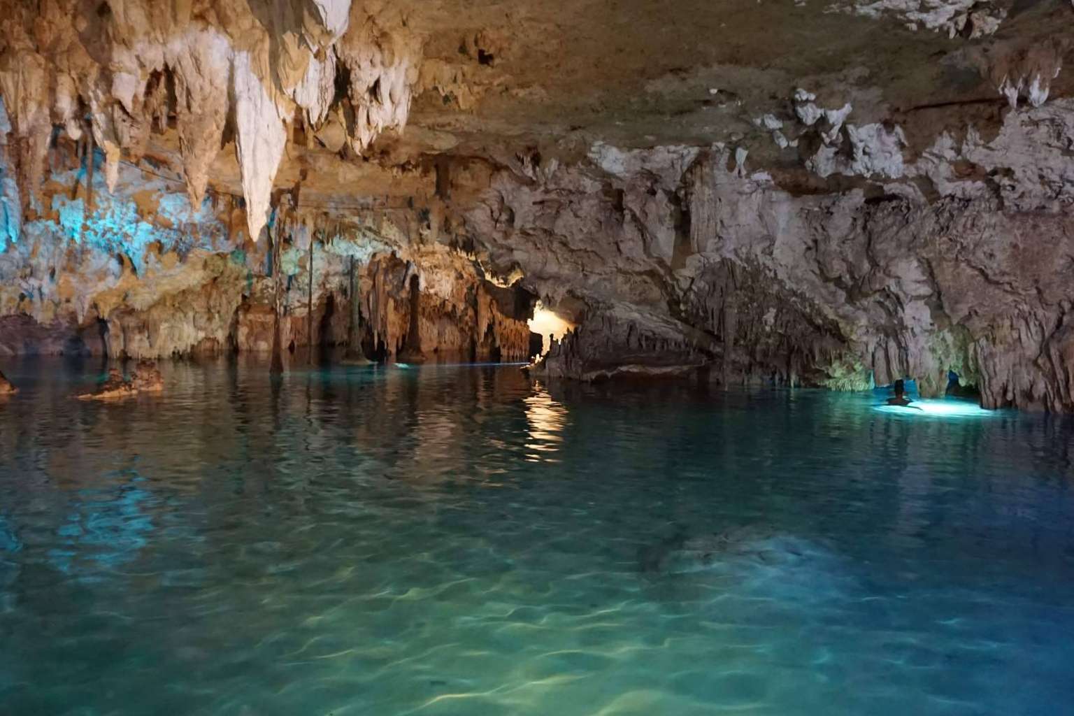 La propuesta de Tierras Mayas, una experiencia inmersiva en los cenotes