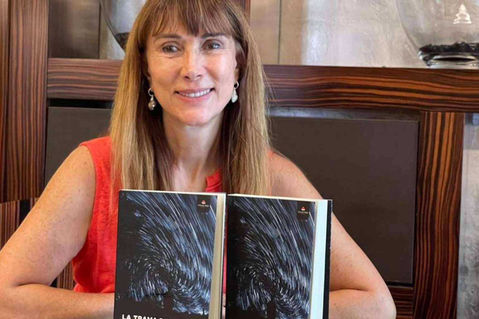Alicia Basos lleva a sus lectores al amor y la búsqueda del sentido vital a través de su obra ‘La trama de hebras infinitas’