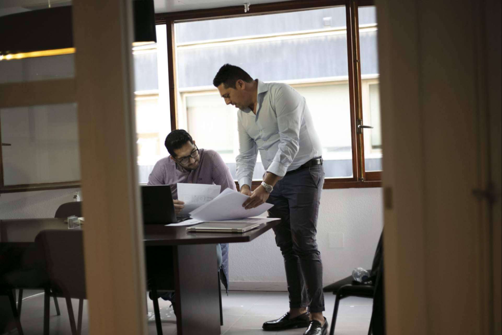 ¿Cómo invertir en inmuebles con buena rentabilidad de manera sencilla?, de la mano de consultores expertos