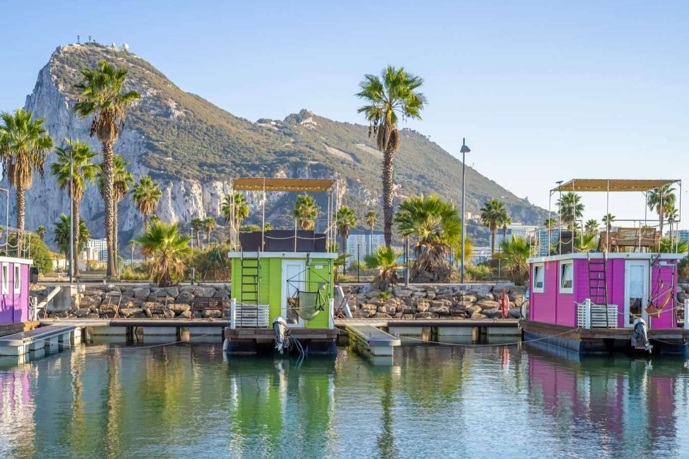 Visitar Andalucía y alojarse en casas flotantes en España