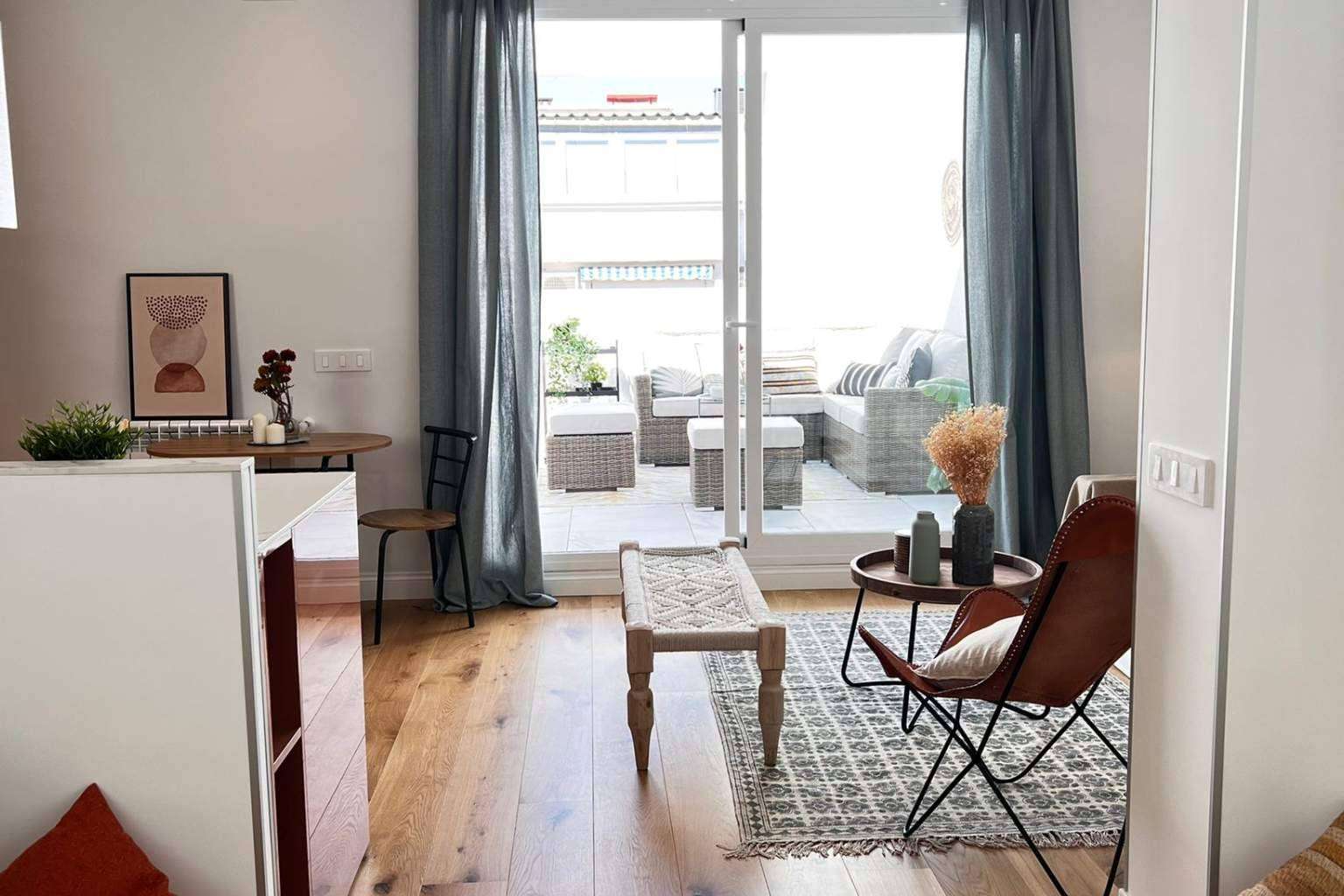 Beneficios de tener una vivienda a puerta de calle sin barreras arquitectónicas para personas con discapacidad, con Arsitek