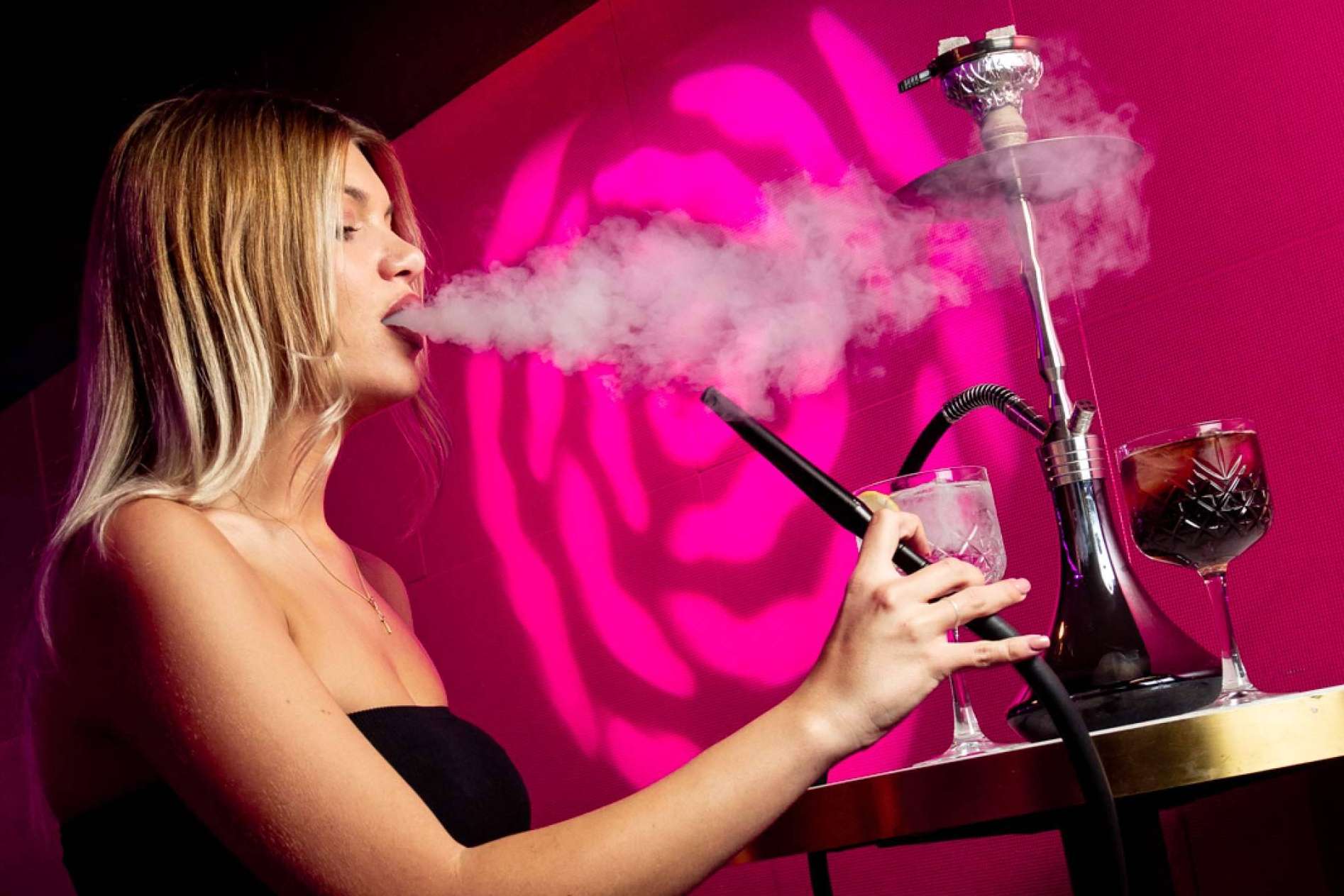 Disfrutar del ocio nocturno en Enbabia Infused