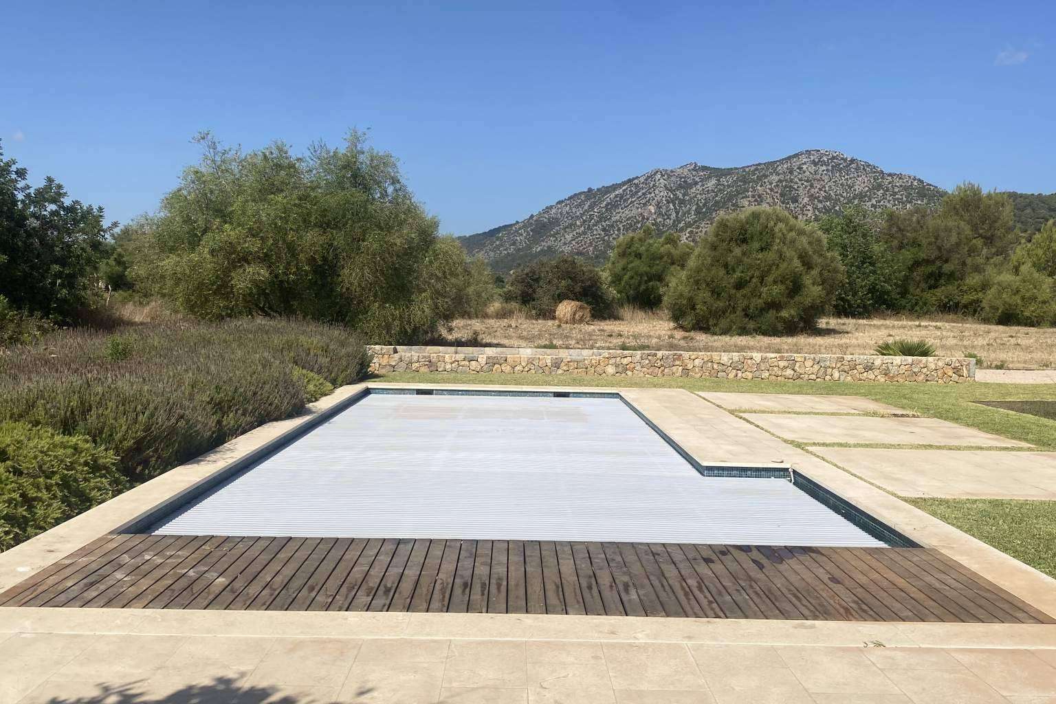 Ingerclima es una empresa especializada en fabricar cubiertas automáticas para piscinas