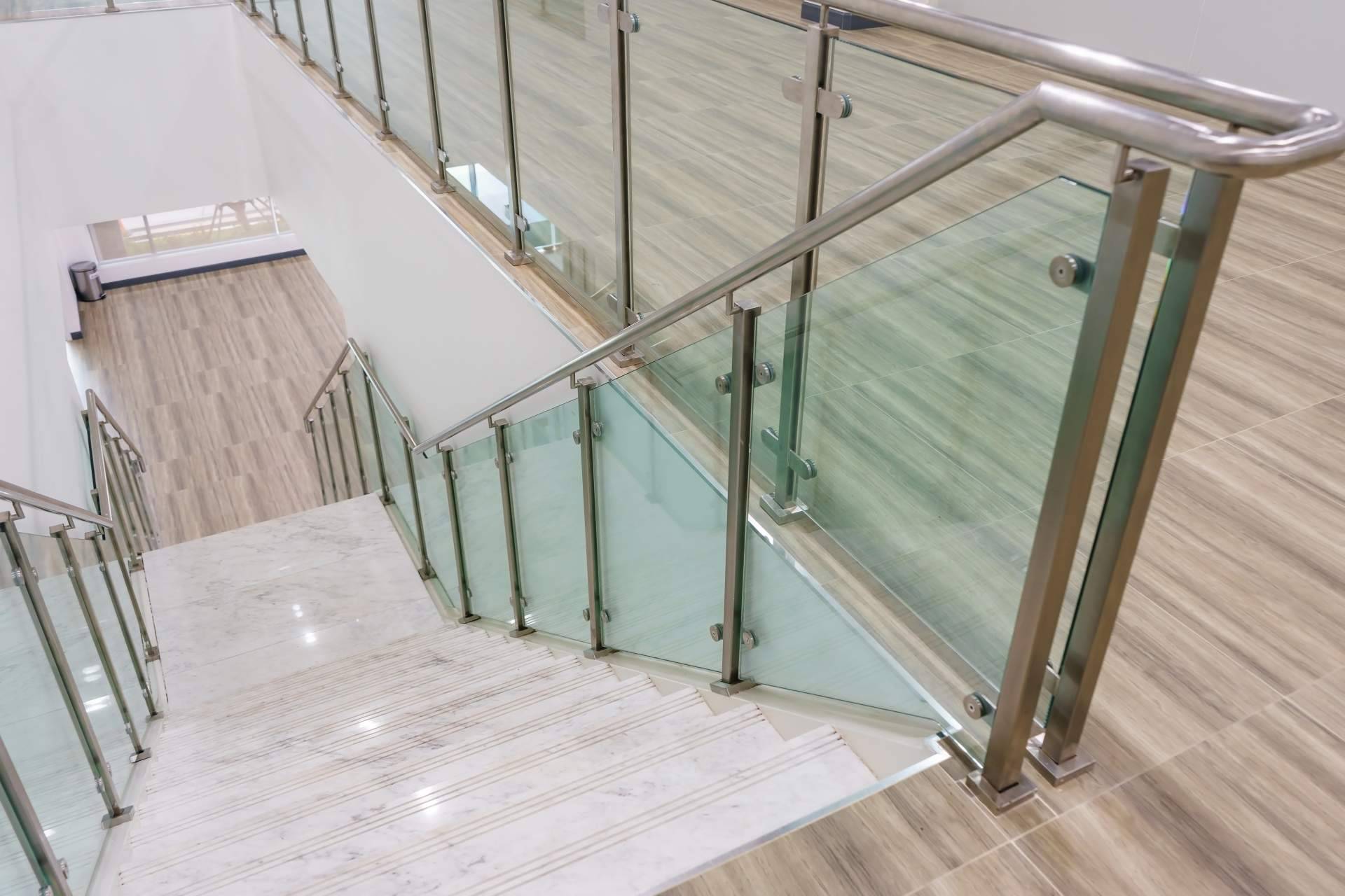 ¿Por qué decorar la terraza con barandillas de cristal? Kurten Glass