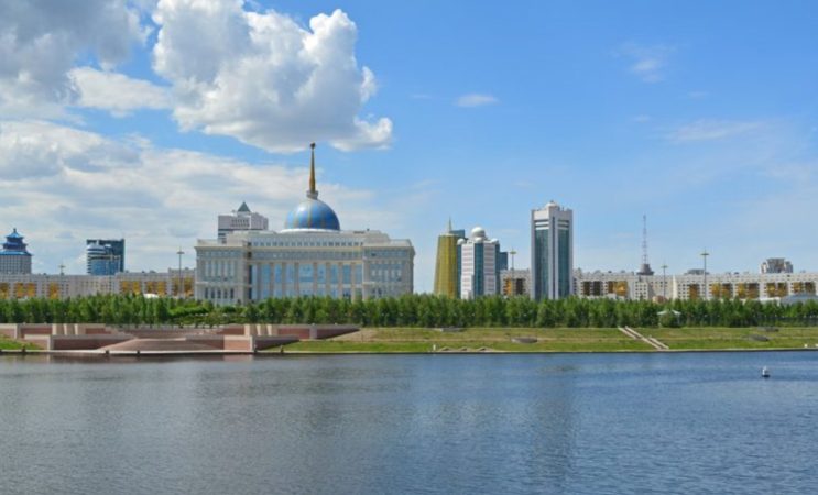 Vista de Astaná desde el río