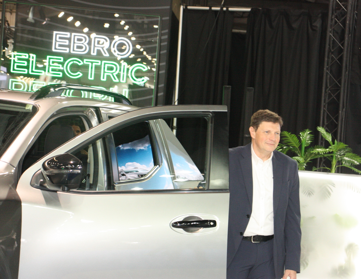 Ebro reinicia su actividad 36 años después con la primera ‘pick up’ eléctrica