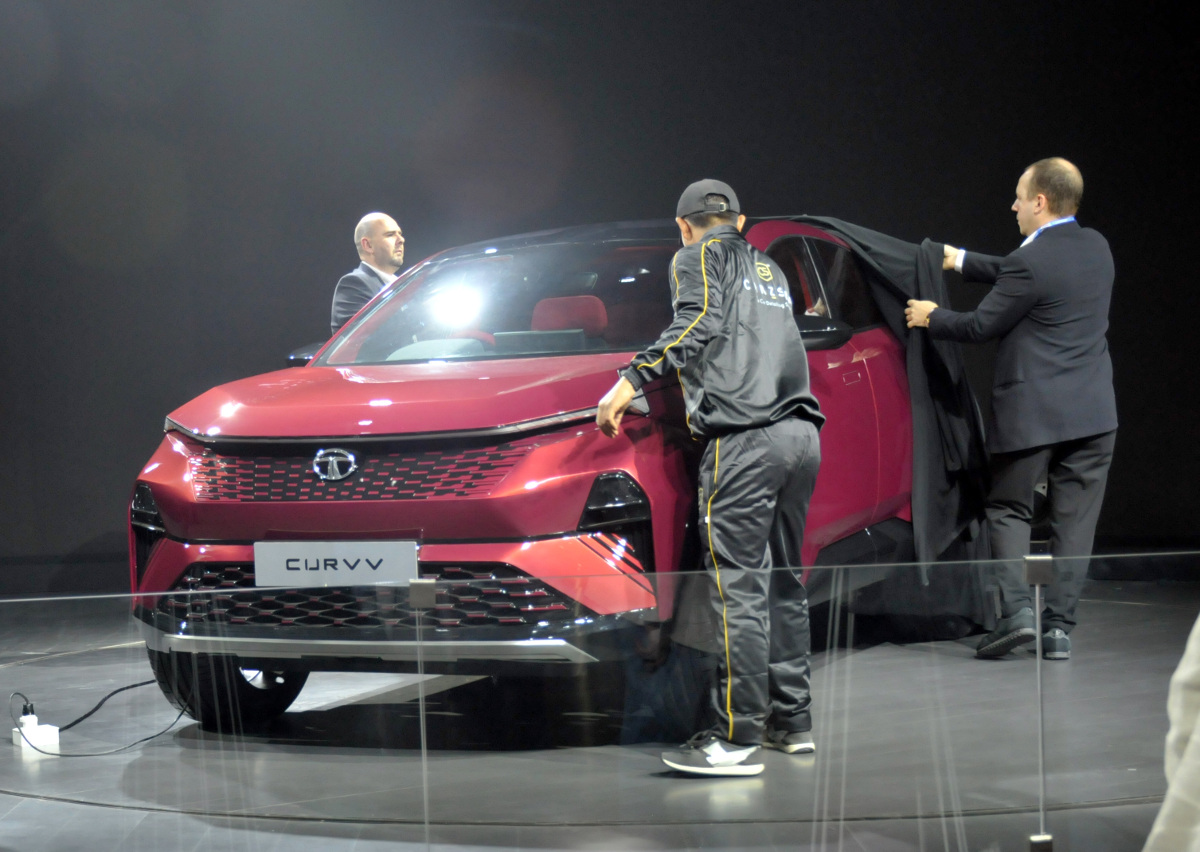 Tata Motors enfrenta a Lambán con el imperio británico