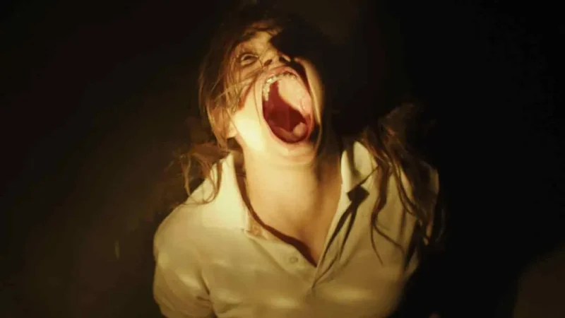 8 películas de posesiones de Netflix que le dan mil vueltas a Evil Dead 3 Merca2.es veronica 0 Merca2.es