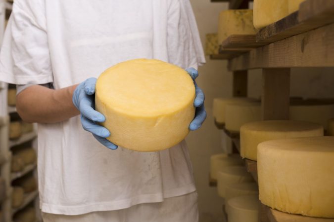 Así se hace el queso de Mercadona.