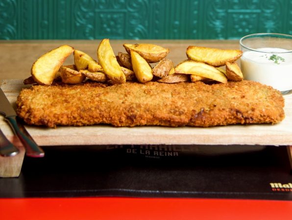 La Parrilla de la Reina triunfa con el cachopo madrileño 1 Merca2.es Cachopo Parilla de la Reina Merca2.es