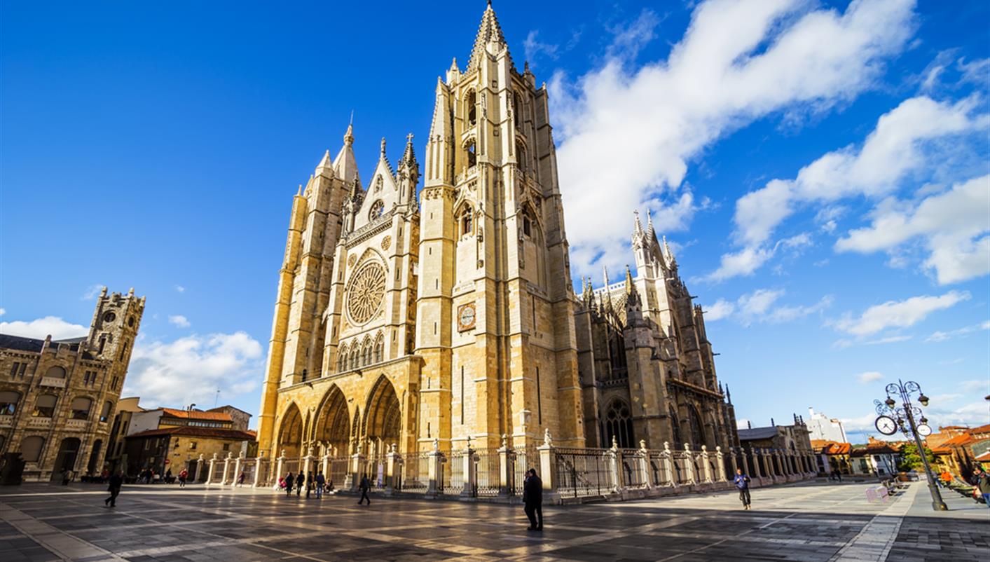 La Historia de la Catedral de León