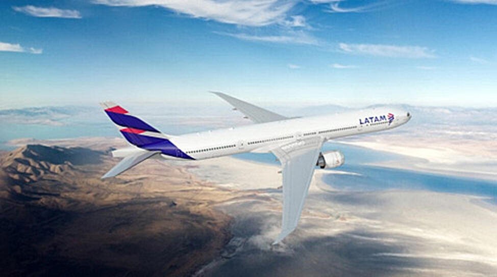 La aerolínea LATAM vuela por primera vez con SAF desde España