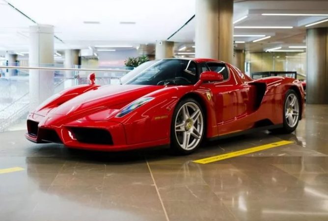 Fernando Alonso vendió su Ferrari Enzo
