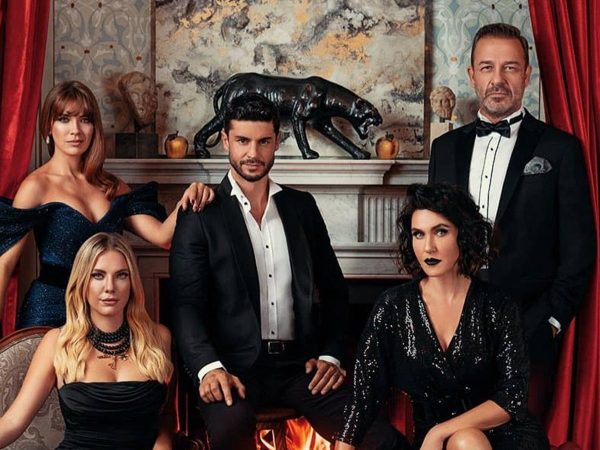 Antena 3 apuesta por 'La Pasión Turca', adaptación de la famosa novela, esta vez en formato de 6 capítulos 45 Merca2.es Ilker Kaleli es muy conocido en el medio