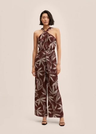 Laura Escanes luce esta prenda de Mango que ya tiene lista de espera para poder comprarla 4 Merca2.es Mono estampado Zara Merca2.es