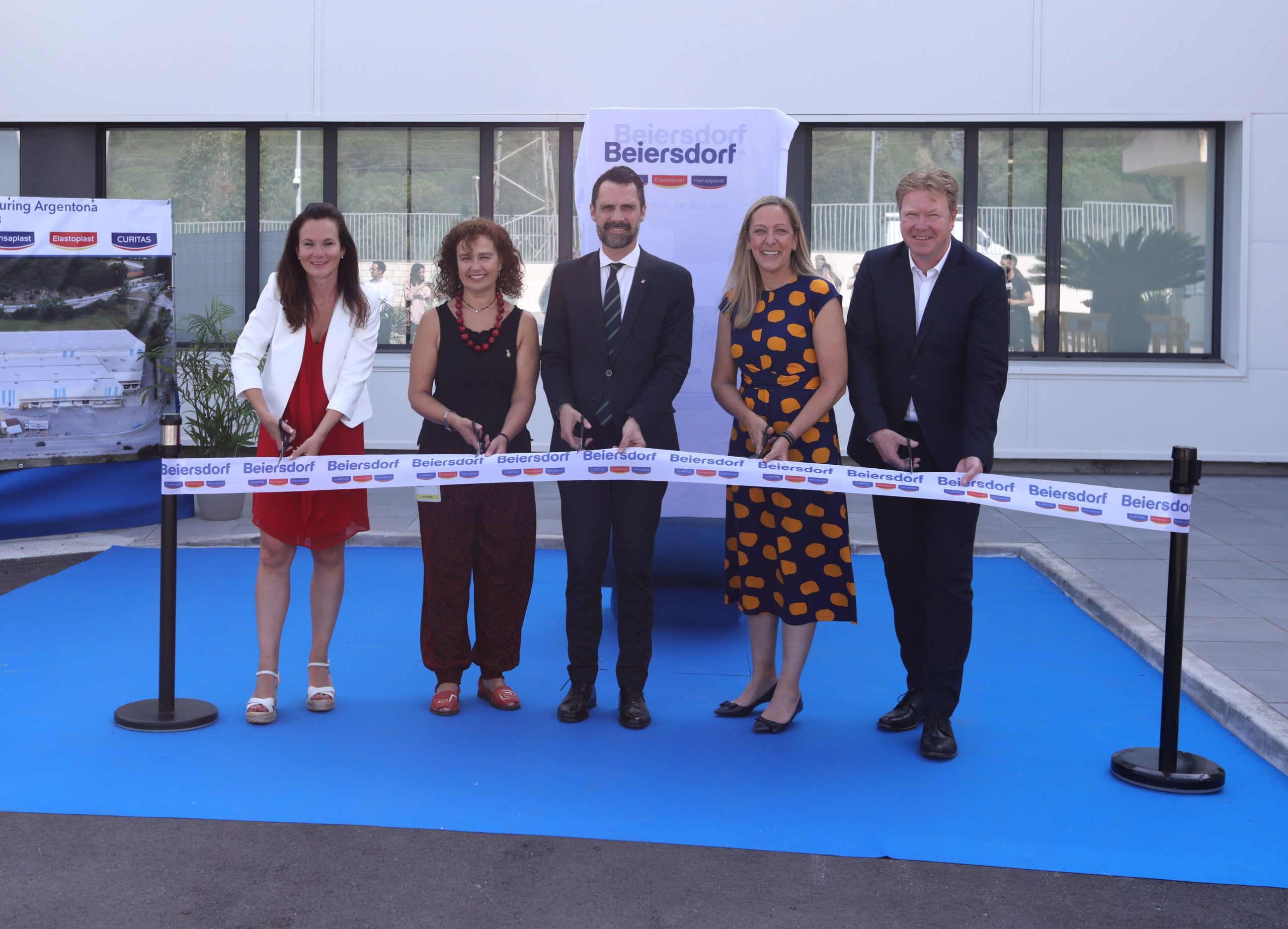 Beiersdorf amplía su planta de Argentona que fabrica el 50% de la producción mundial de Hansaplast