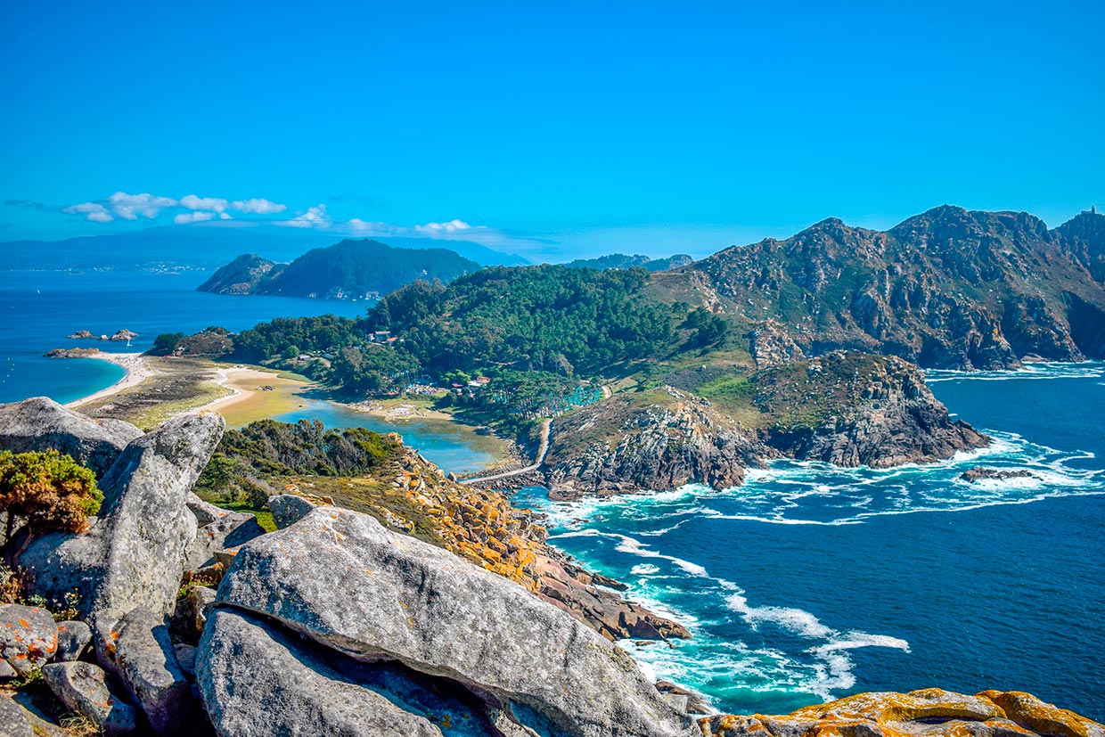 Disfruta de la gastronomía local en las Islas Cíes