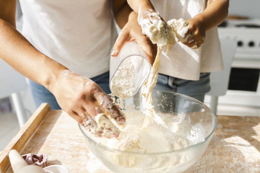 Prepara la masa de los profiteroles