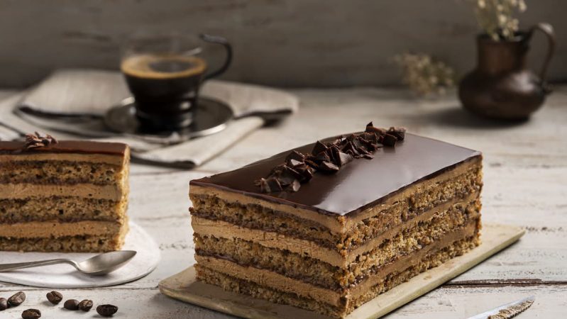 ¿Qué podemos tomar para acompañar la Tarta Ópera?