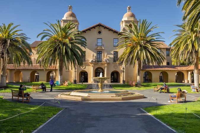 Universidad Stanford Merca2.es