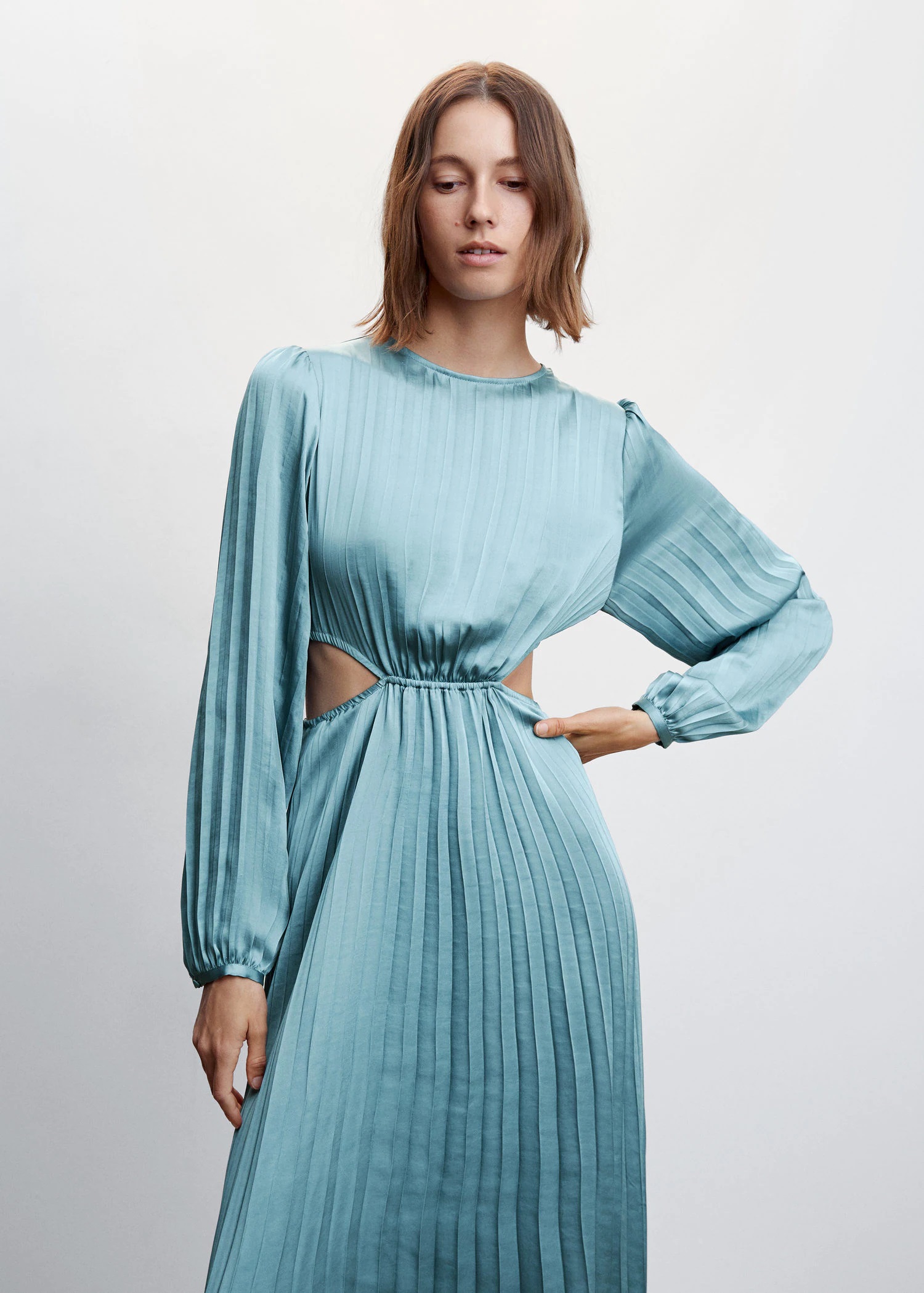 Vicky Martín Berrocal luce este vestido ideal de invitada de las rebajas de Mango