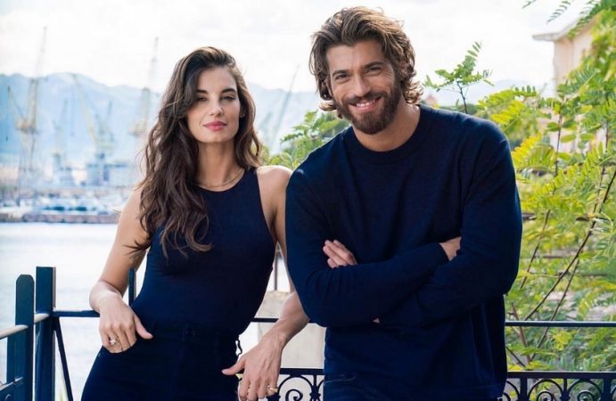 Violeta como un mar de Can Yaman y Francesca Chimelli 2 Merca2.es