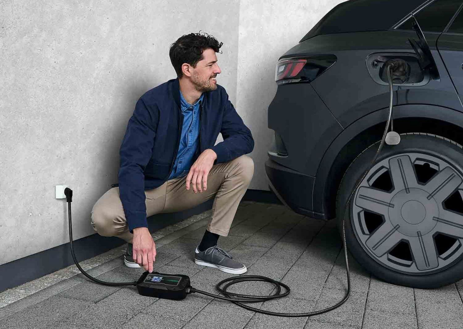 Ya tienes disponible en Lidl una estación de carga móvil para vehículos híbridos y eléctricos