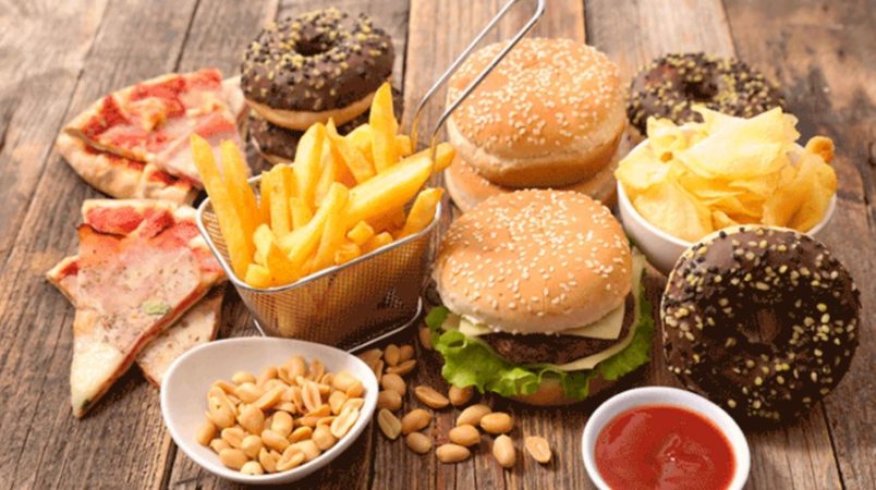 Estos son los alimentos que disparan el colesterol ¡Evítalos! 30 Merca2.es Un problema de salud más común de lo que piensas