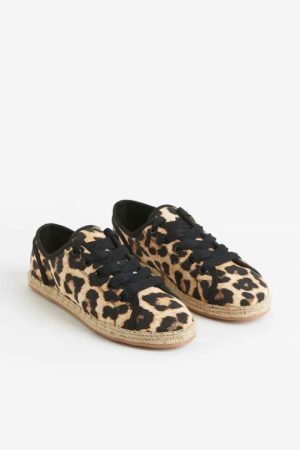 También disponibles en animal print