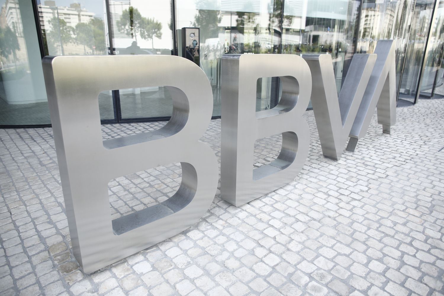 Los bajistas se aprovechan del BCE para apostar contra Bankinter y BBVA