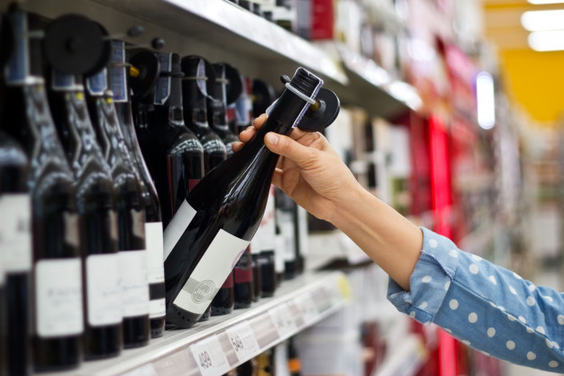 Sin duda etiquetar las botellas de alcohol tendrá sus efectos en la industria