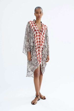 Los caftanes son un 'must' este verano: aquí tienes algunos de Zara a grandes precios 4 Merca2.es caftan de manga larga de zara 4399bdac 230627092703 864x1296 Merca2.es