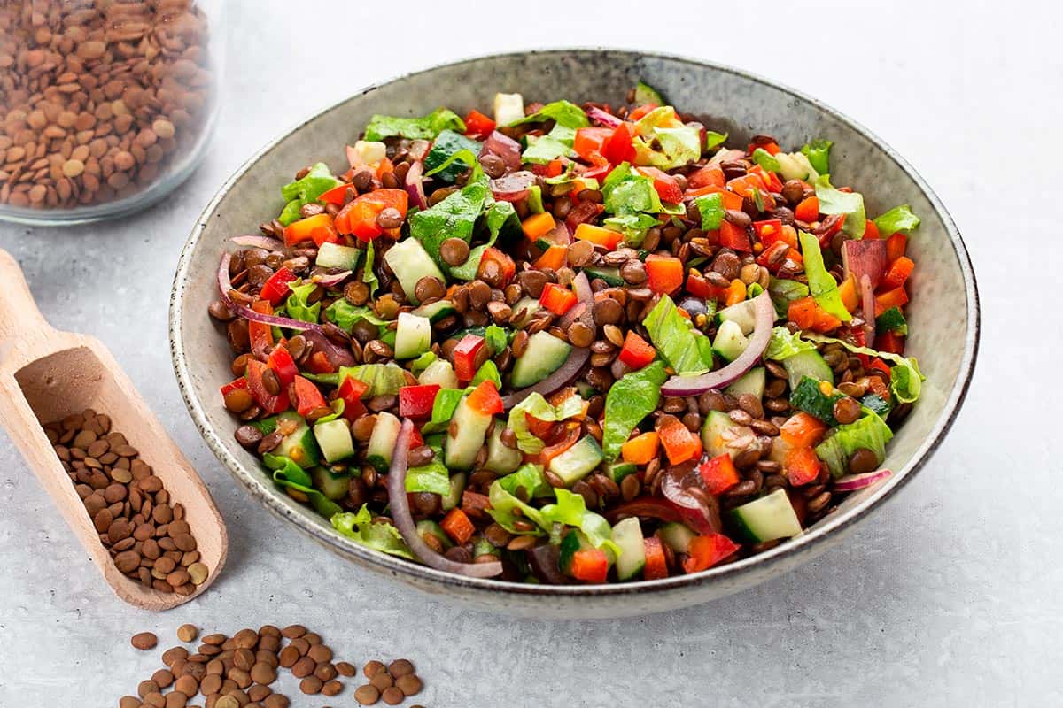 Rica, refrescante y saludable receta de ensalada de lentejas