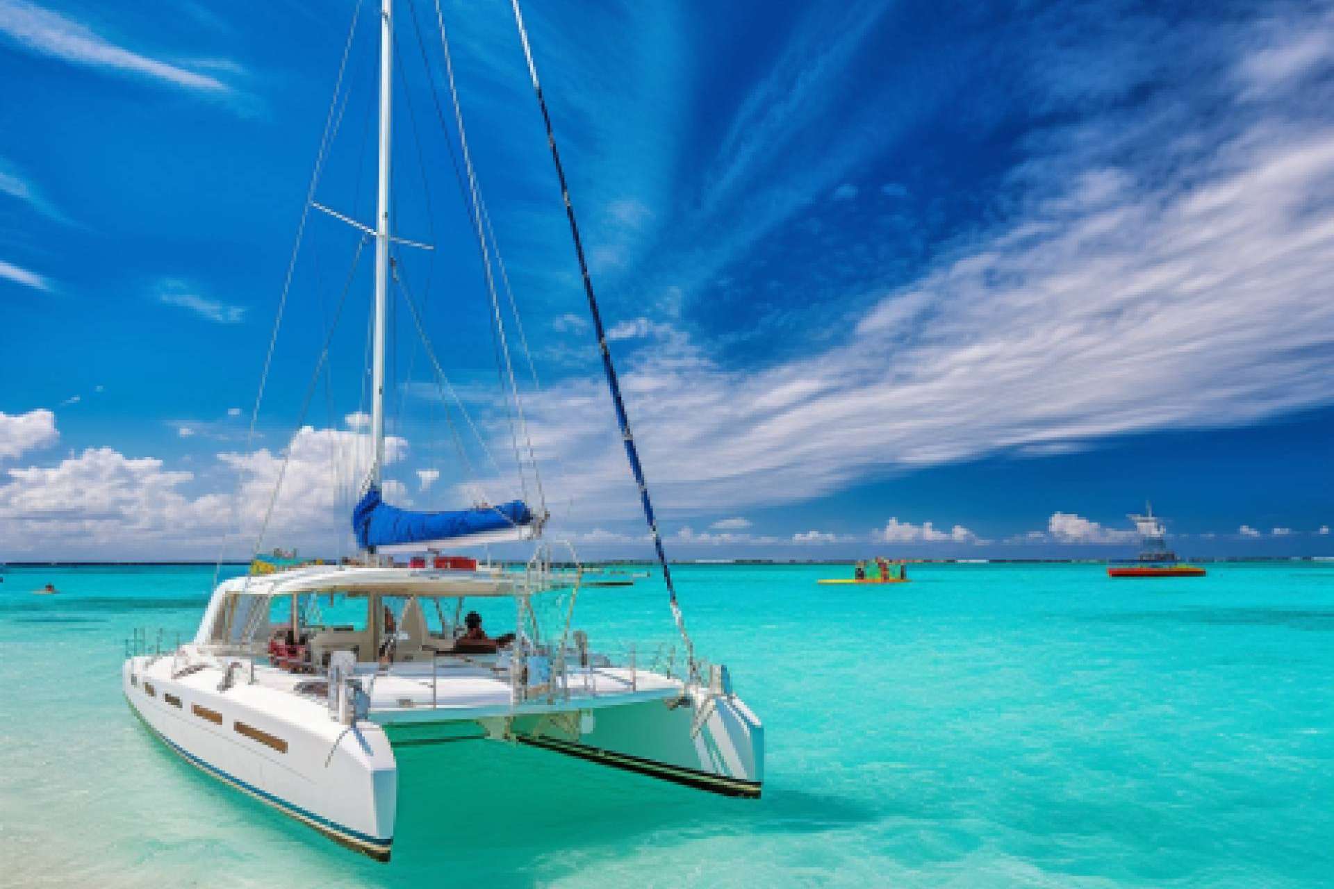 The Silver XP permite vivir una experiencia inolvidable en catamarán a Isla Mujeres