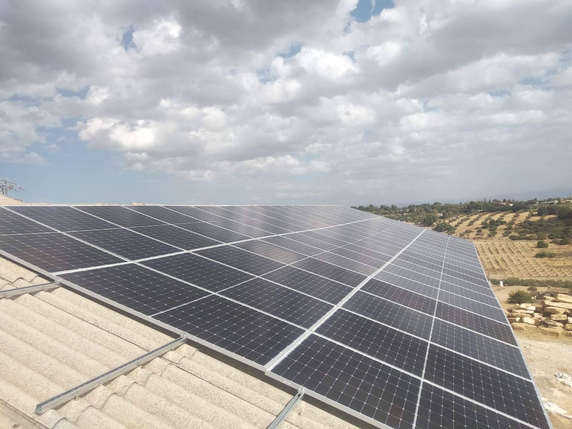 Con la instalación de paneles solares es posible hacer frente a la volatilidad de los precios de la electricidad