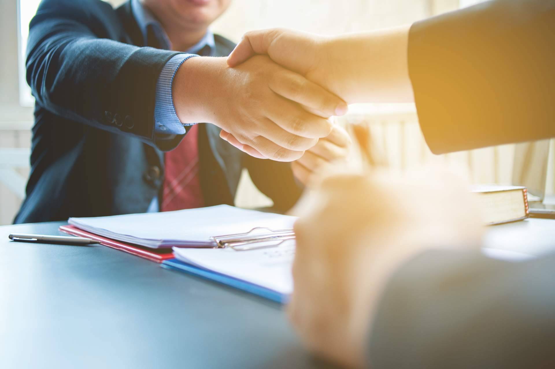 Los expertos de INVERFINEX y los cambios en los contratos de luz y gas