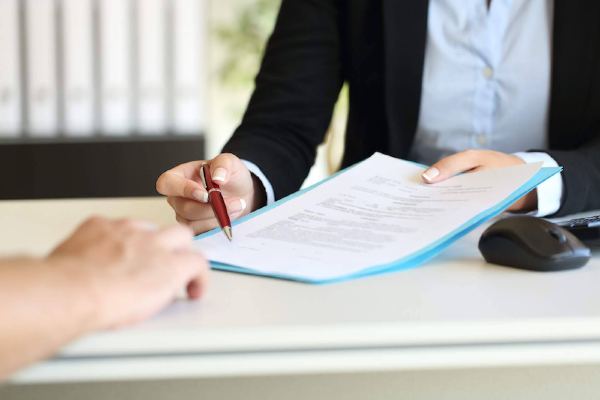 Contratos mercantiles con AMG Interim Management
