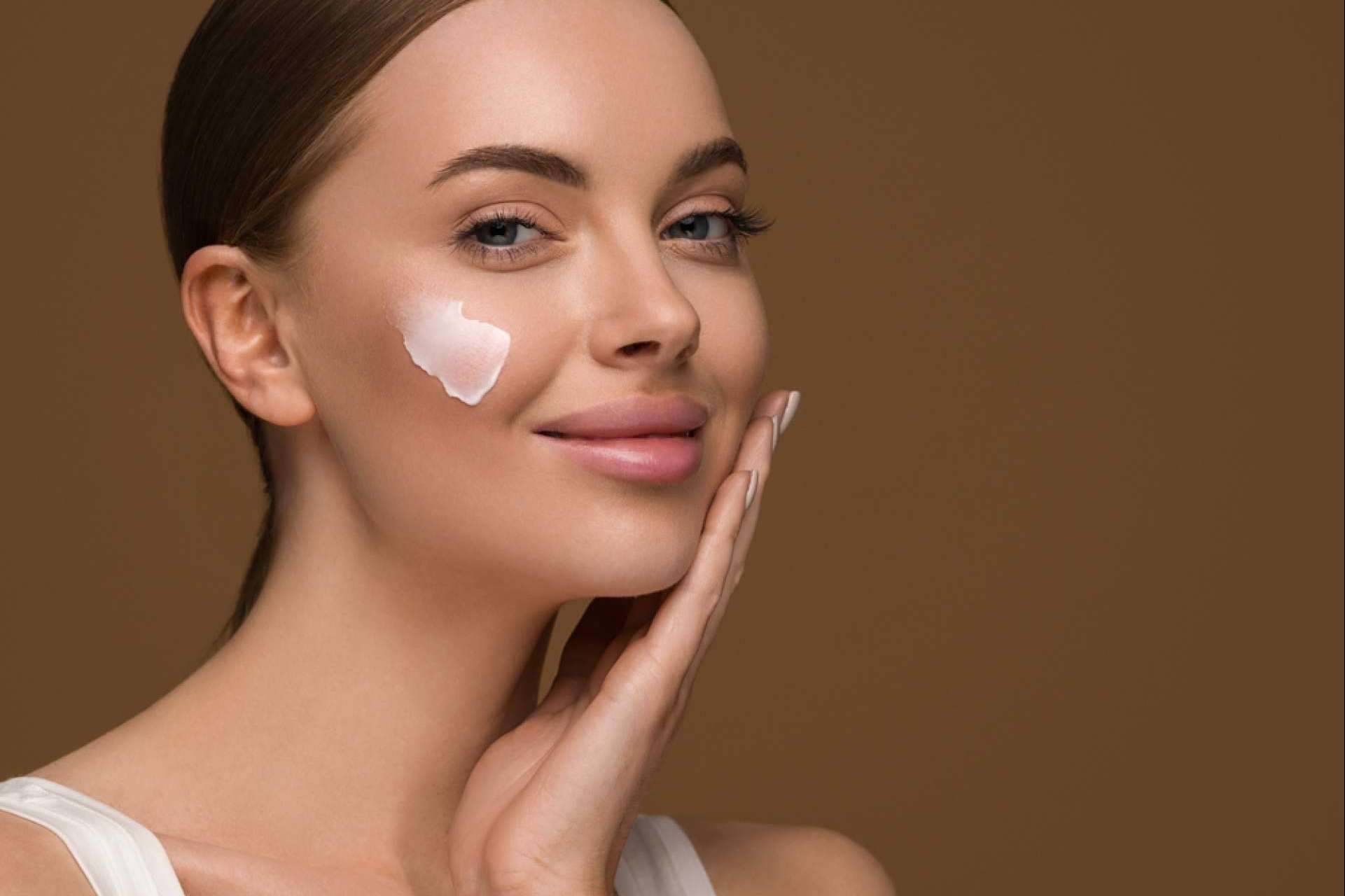 Con la crema sérum de Esbeltia.com es posible mantener una piel luminosa y radiante