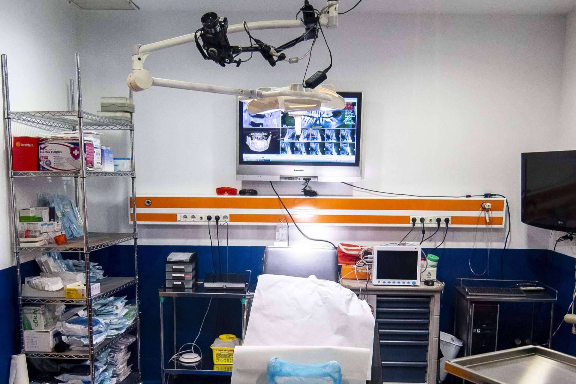 Tratamientos de implantes dentales en pacientes sin hueso en IMOI