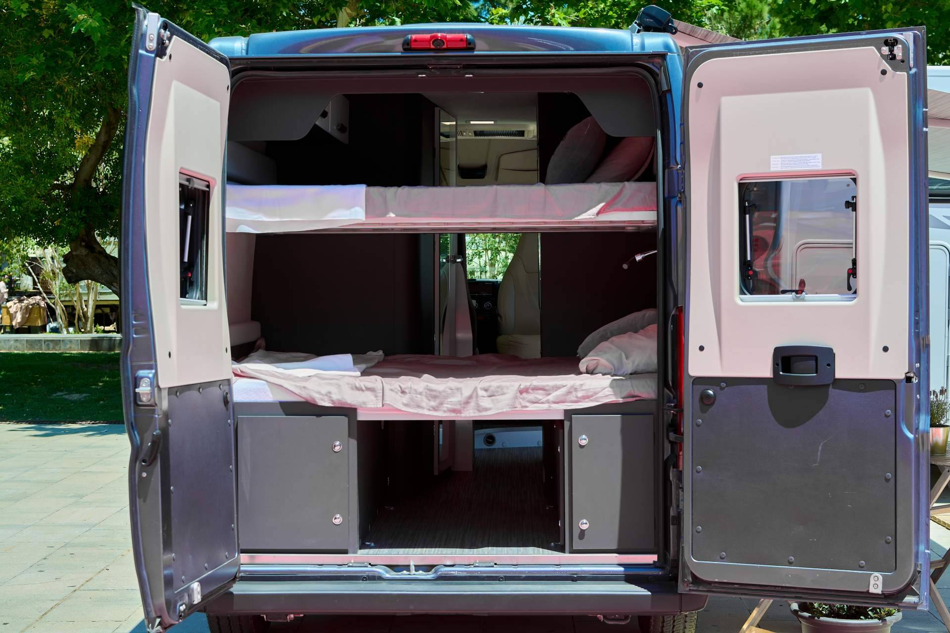 VANKUQUI revela el proceso para transformar una furgoneta en una camper en Ciudad Real
