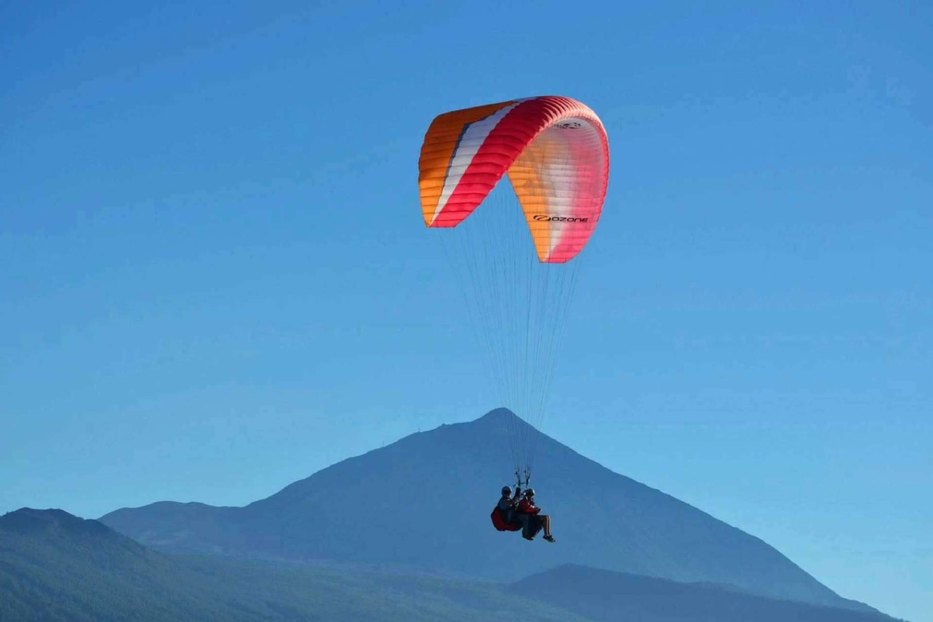 Tenerfly acerca a todo el mundo la práctica de paragliding adeje