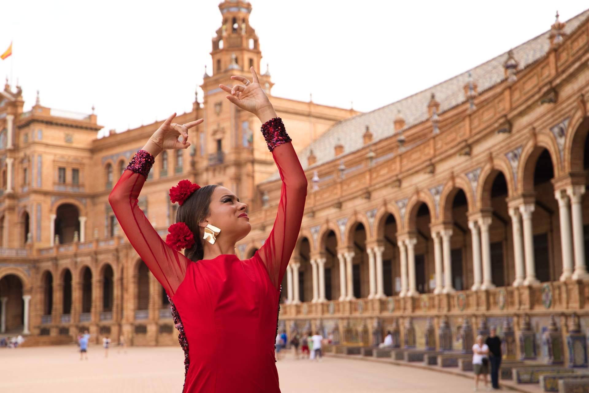 ¿Dónde encontrar pendientes de flamenca para lucir en la Feria 2023? Viva la Feria