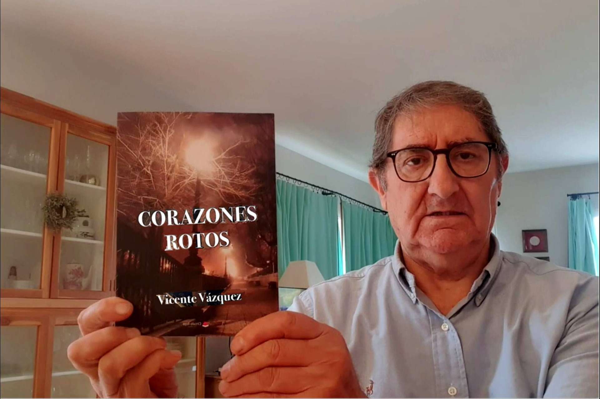 La novela negra de Vicente Vázquez que refleja el desamor, el despecho y la traición, ‘Corazones rotos’