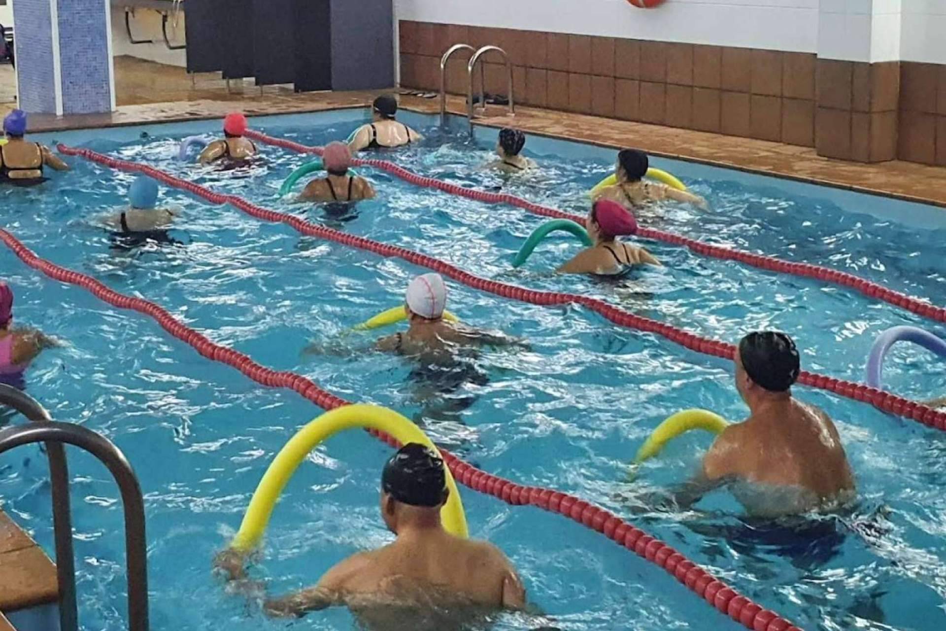 Beneficios de la gimnasia acuática, aquazumba y aquagym, para la tercera edad en Gimnasio Mabuni de Madrid