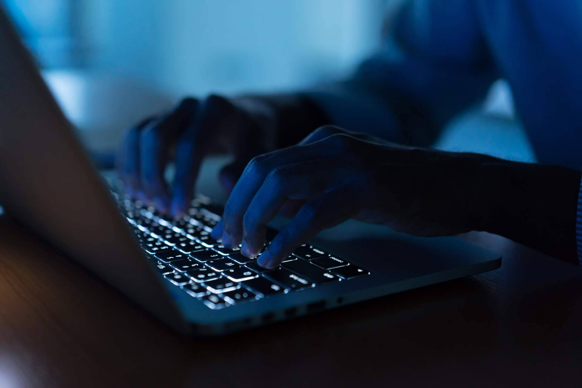 Mejorar la ciberseguridad en una empresa para que no haya una brecha de información, por Cordero Informáticos